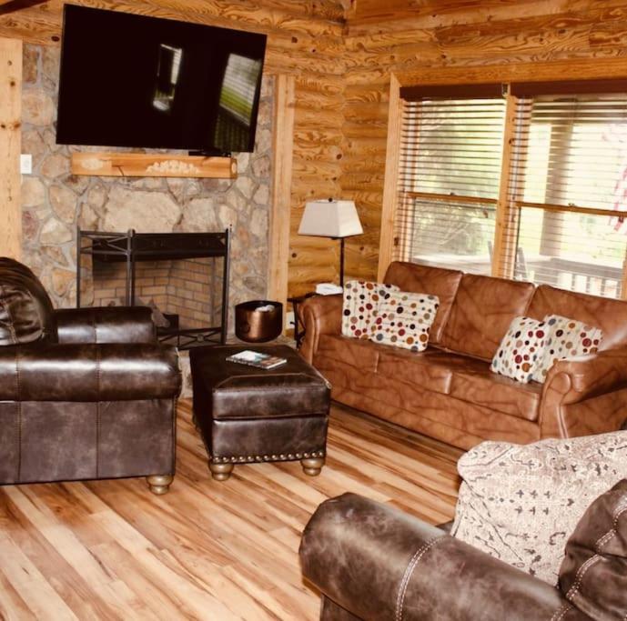 Rustic Black Bear Cabin Pigeon Forge Exterior photo